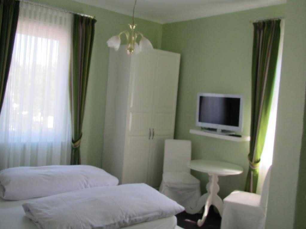 Hotel Alleeschloesschen Bad Wildungen Buitenkant foto